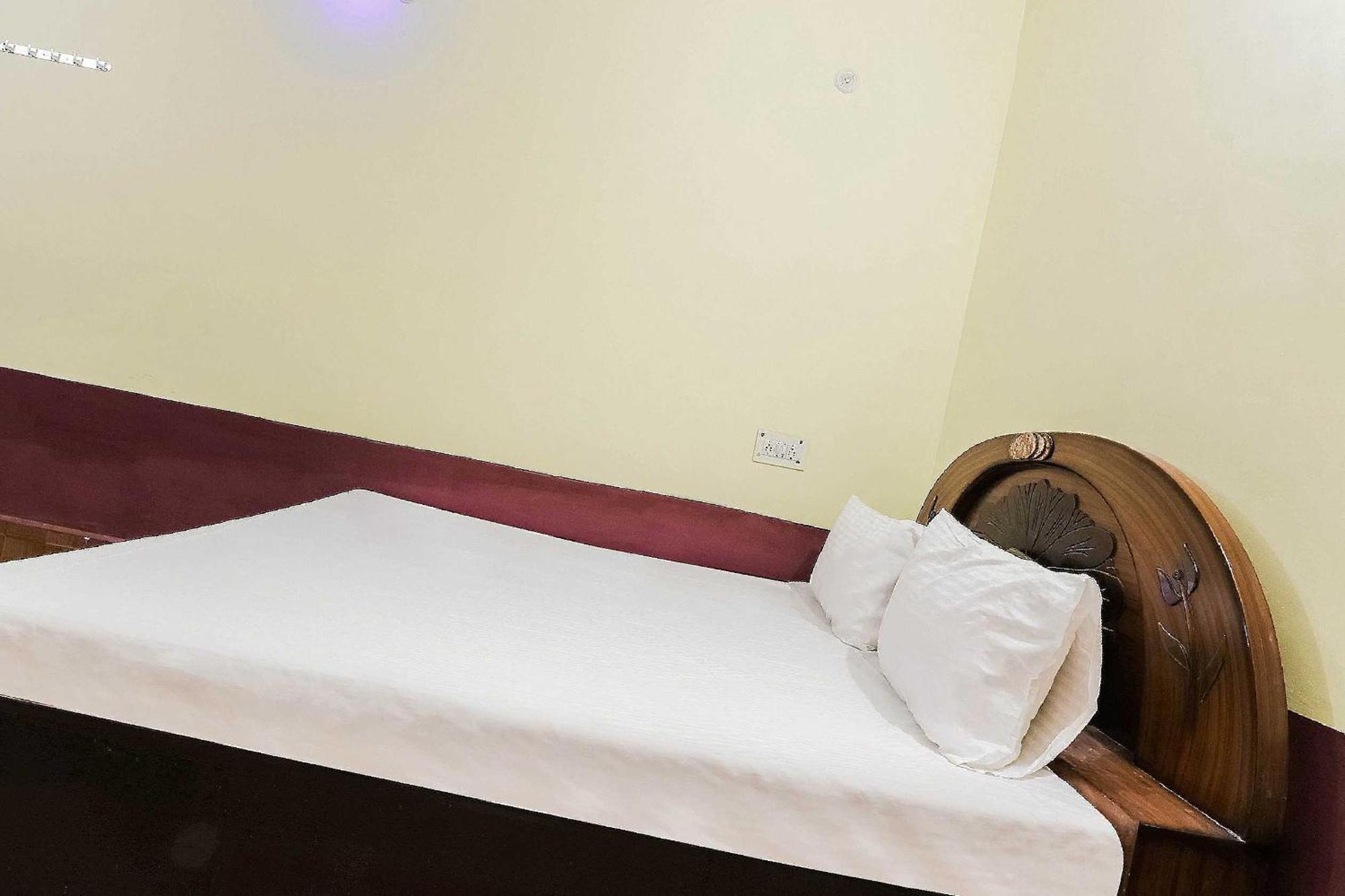 Hotel O Jyotish House Ayodhya Eksteriør billede