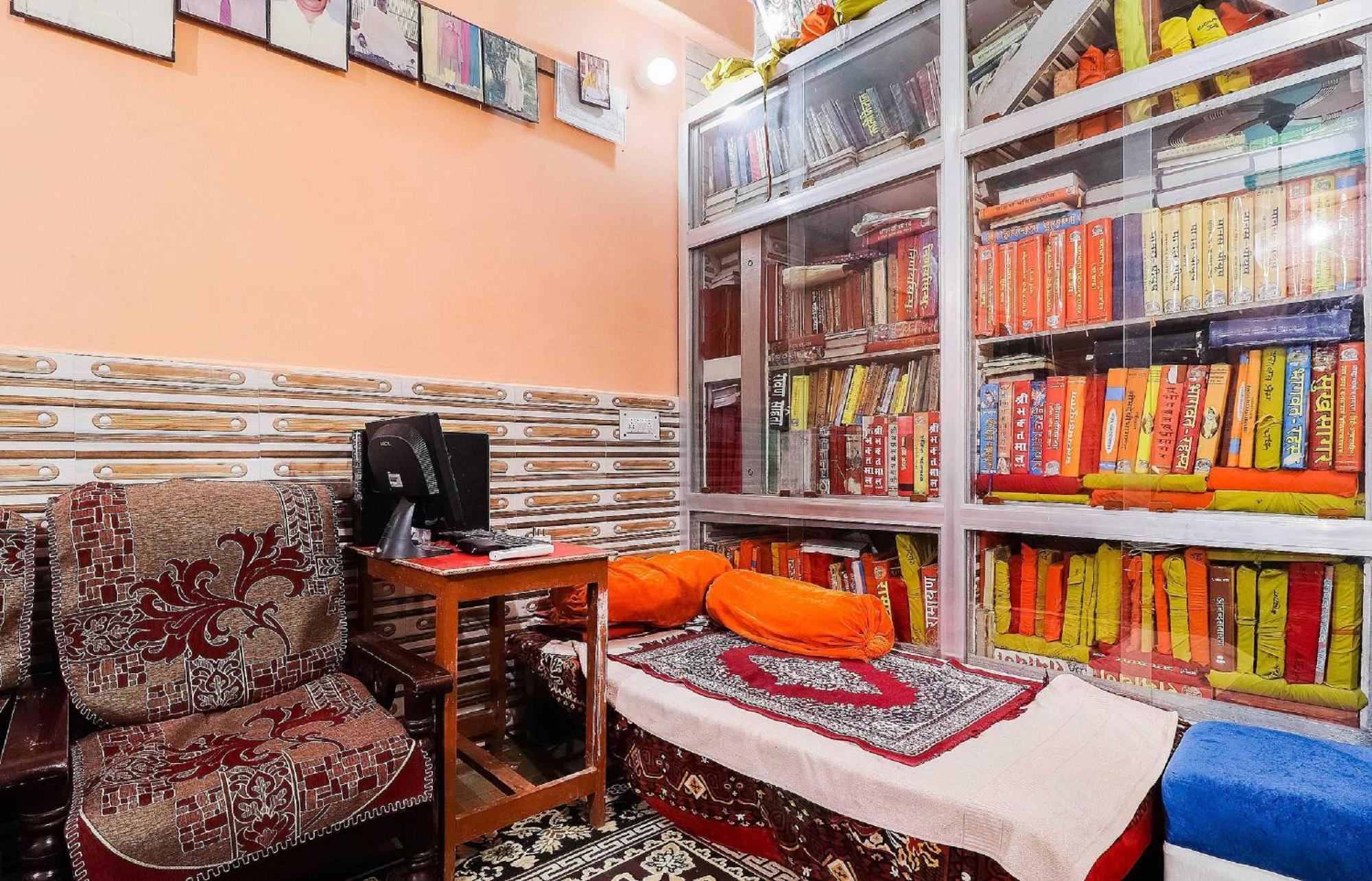 Hotel O Jyotish House Ayodhya Eksteriør billede