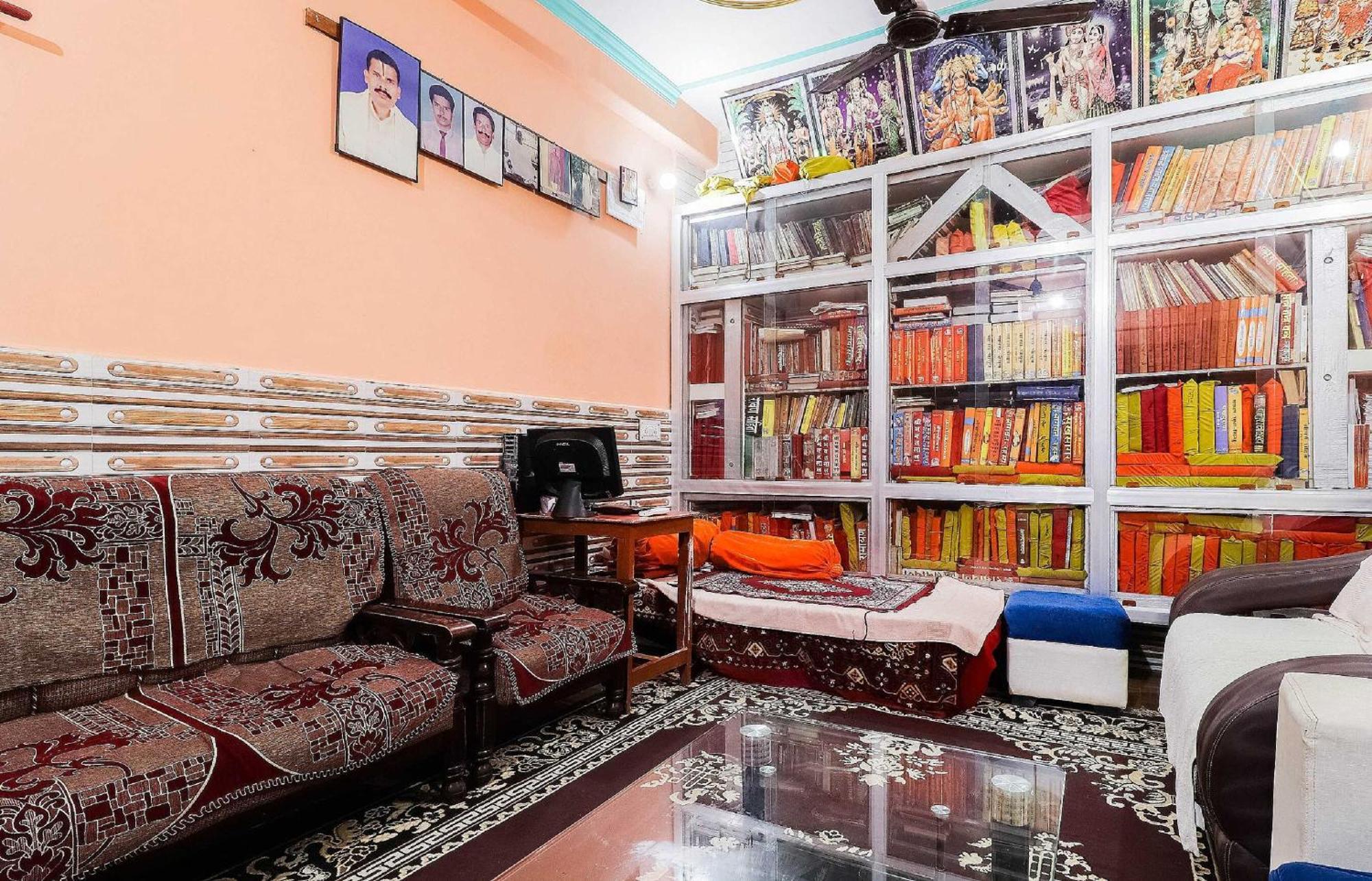 Hotel O Jyotish House Ayodhya Eksteriør billede