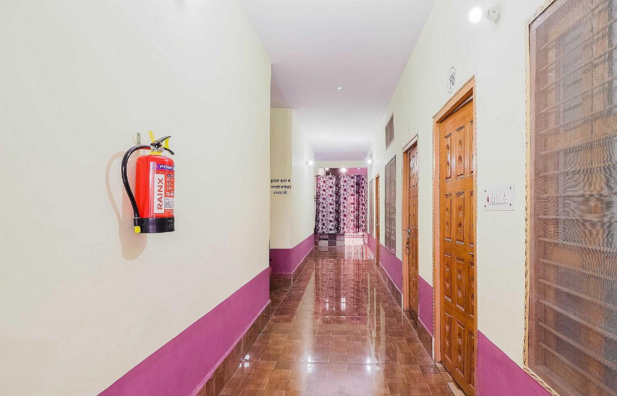 Hotel O Jyotish House Ayodhya Eksteriør billede