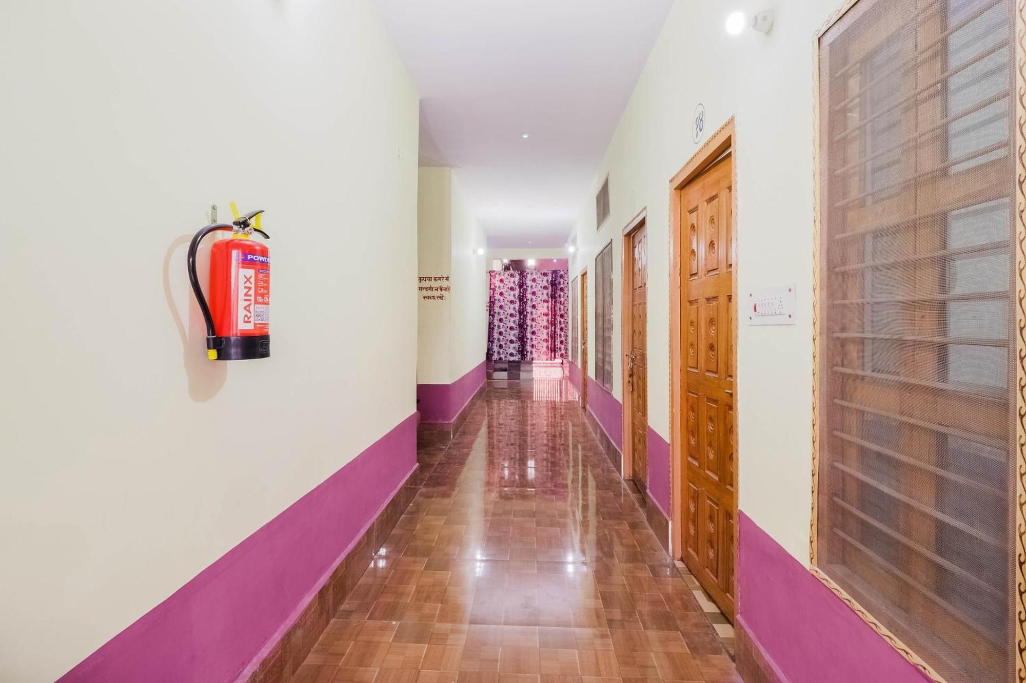 Hotel O Jyotish House Ayodhya Eksteriør billede