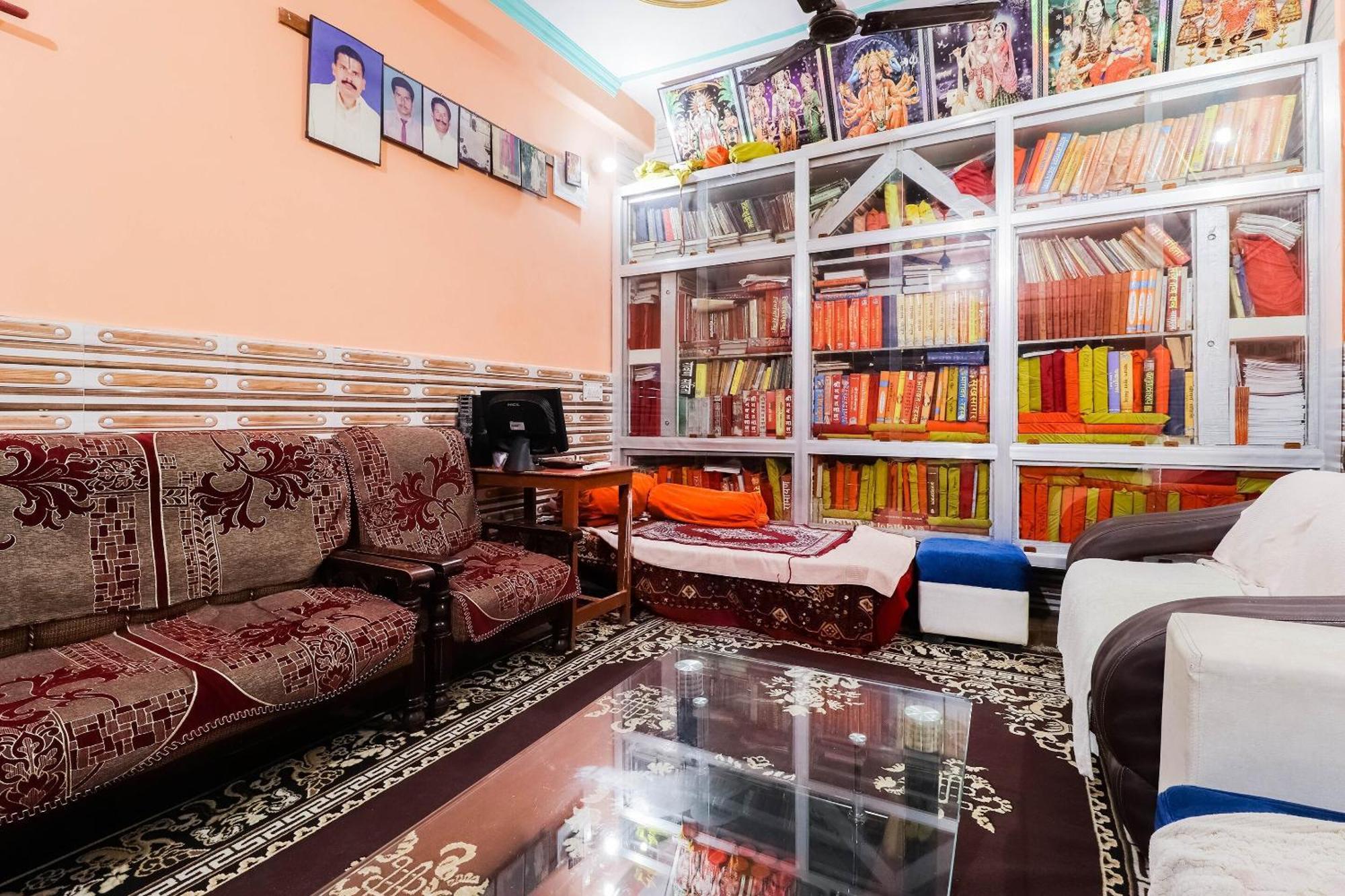 Hotel O Jyotish House Ayodhya Eksteriør billede