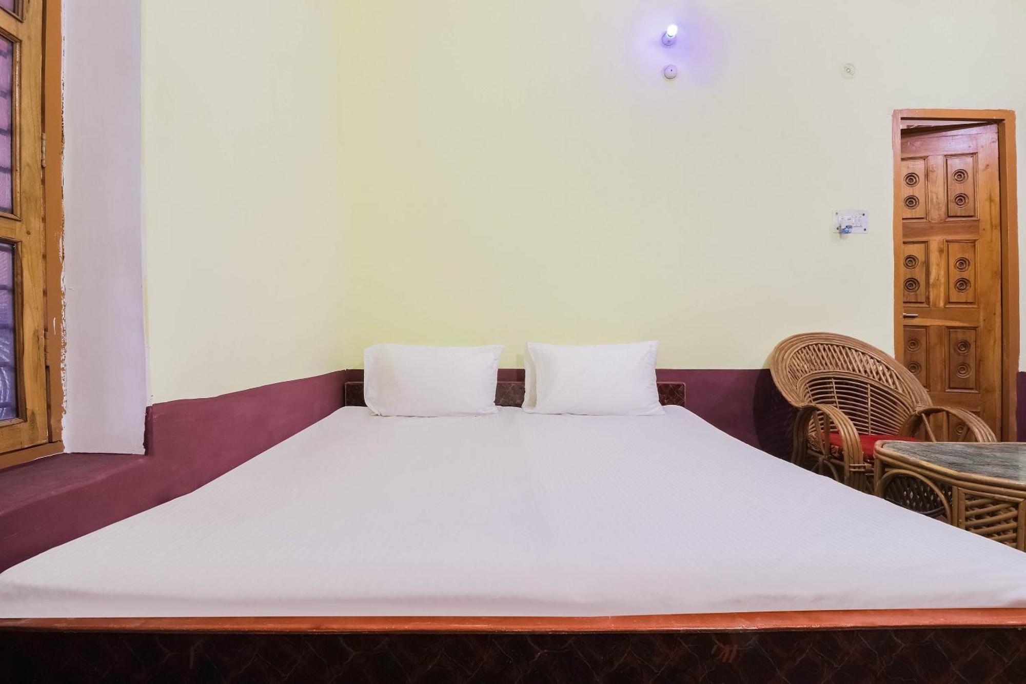 Hotel O Jyotish House Ayodhya Eksteriør billede